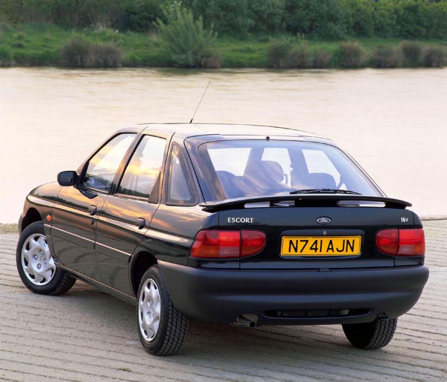  Ford Escort 1995 года  (фото 10 из 43)